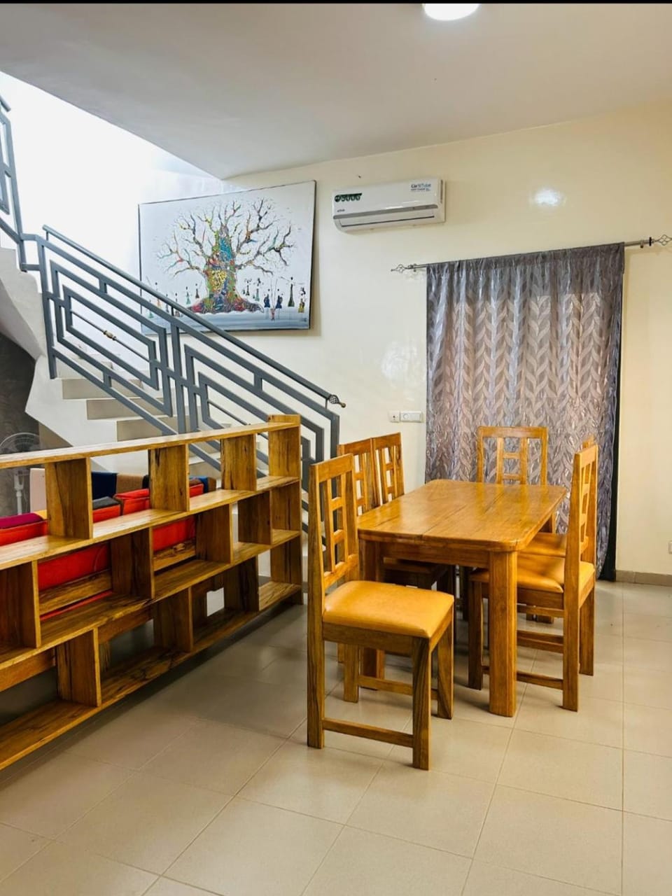 Living room, Seating area, Dining area, air conditioner