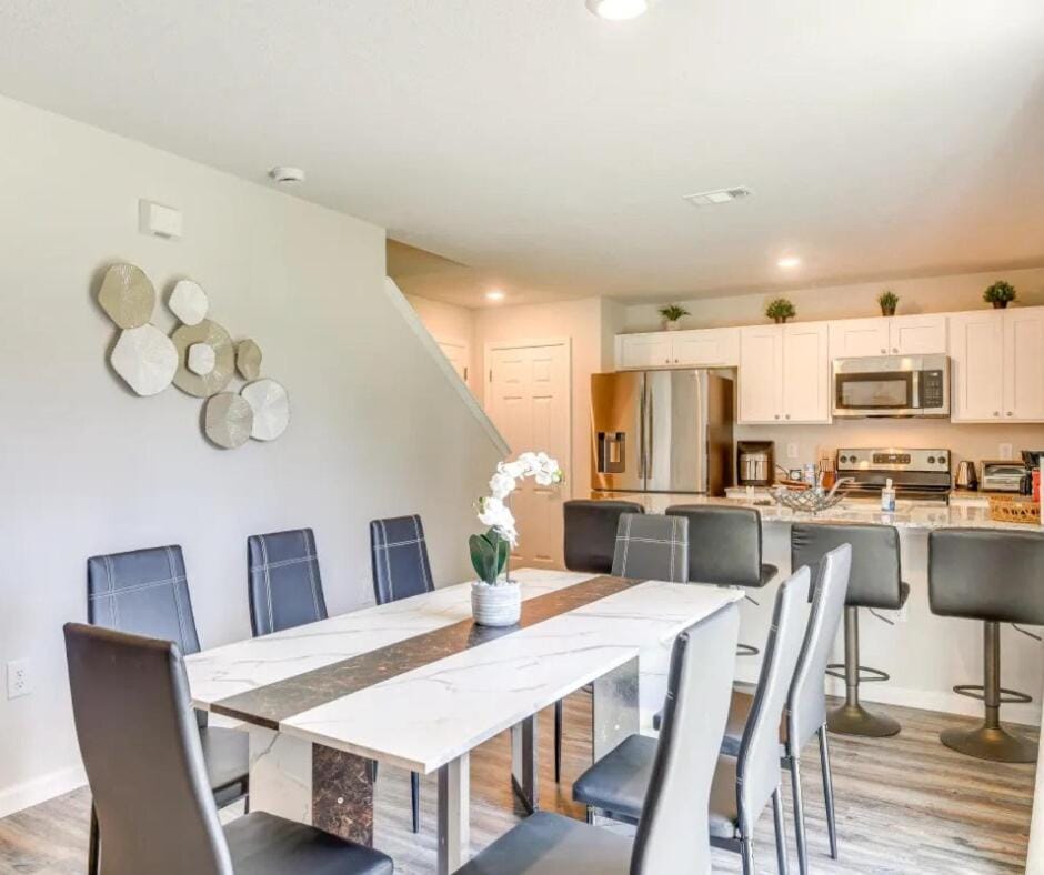 Kitchen or kitchenette, Living room, Seating area, Dining area, minibar, pet friendly, stove