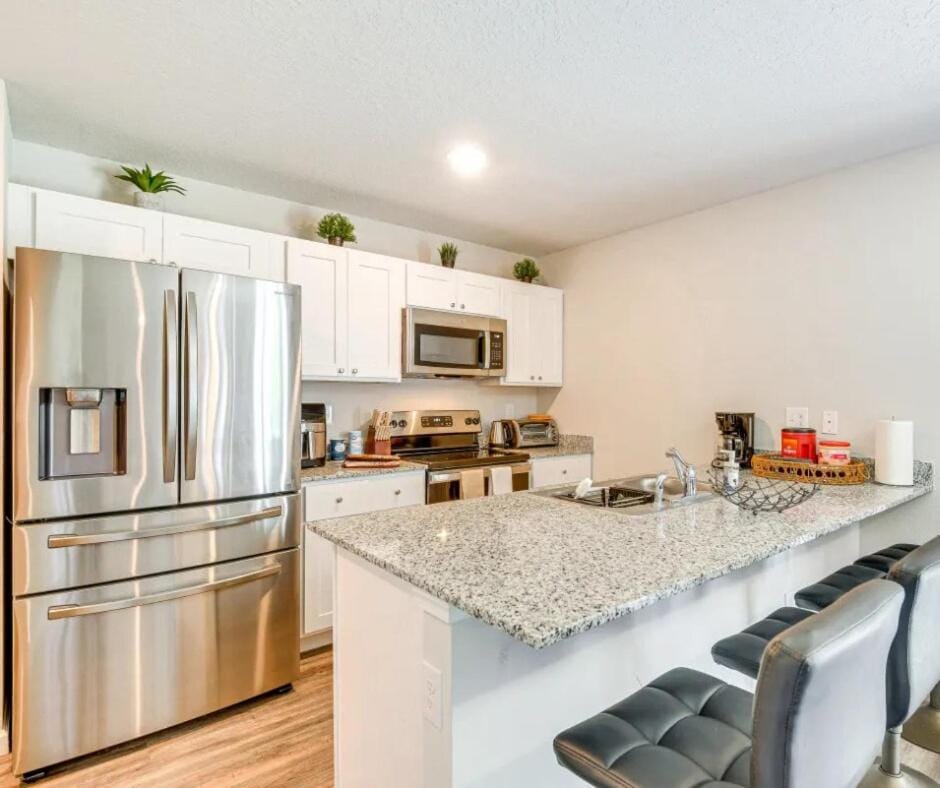 Coffee/tea facilities, Kitchen or kitchenette, Dining area, dishwasher, minibar, oven, pet friendly, stove, toaster