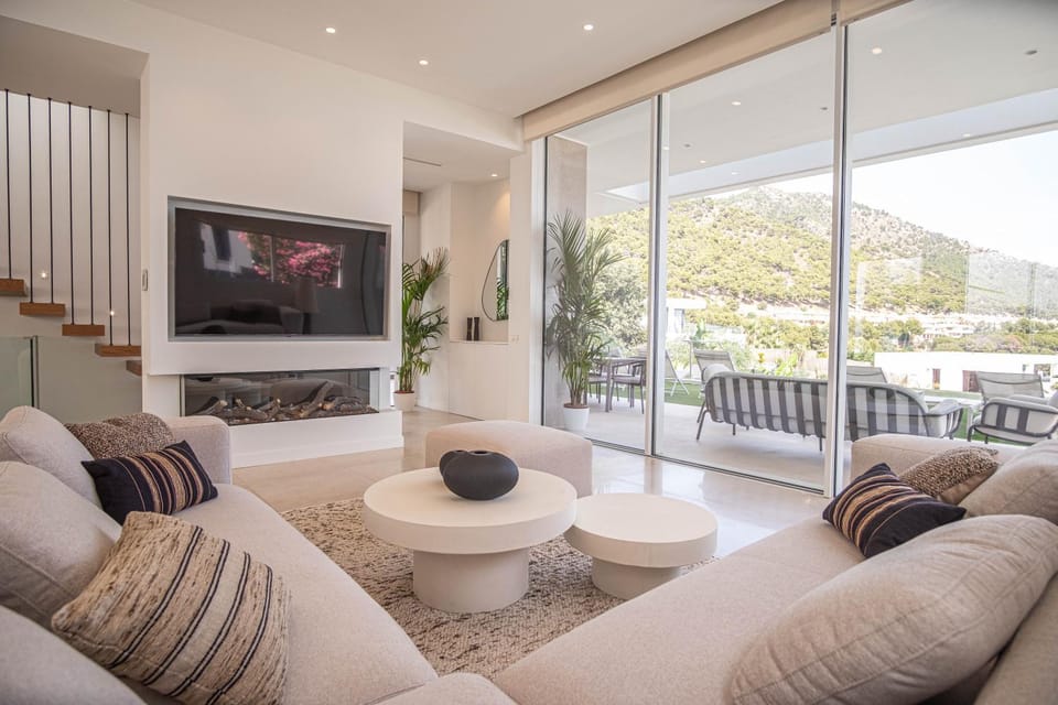 Patio, TV and multimedia, View (from property/room), Balcony/Terrace, Living room