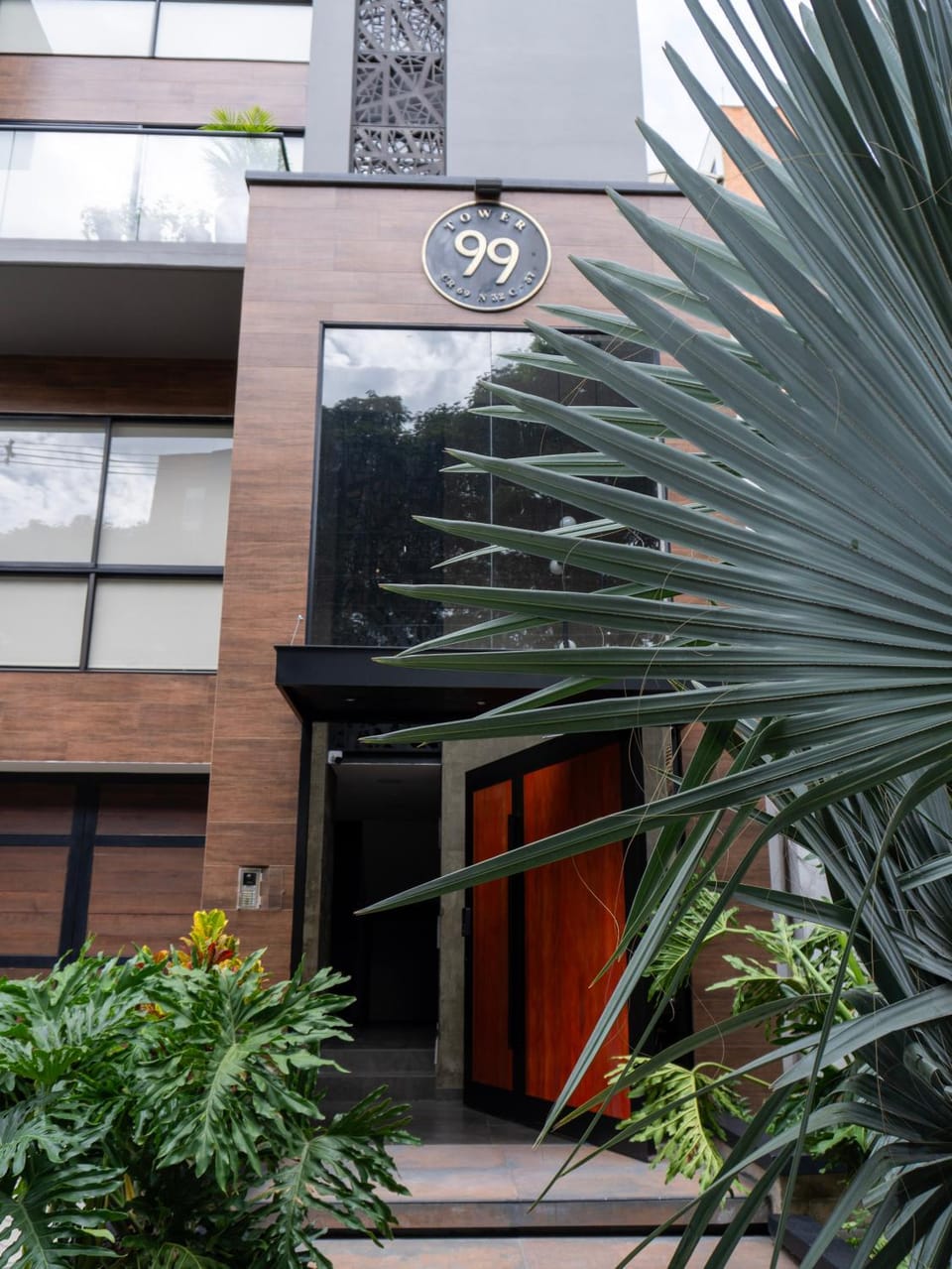 Facade/entrance