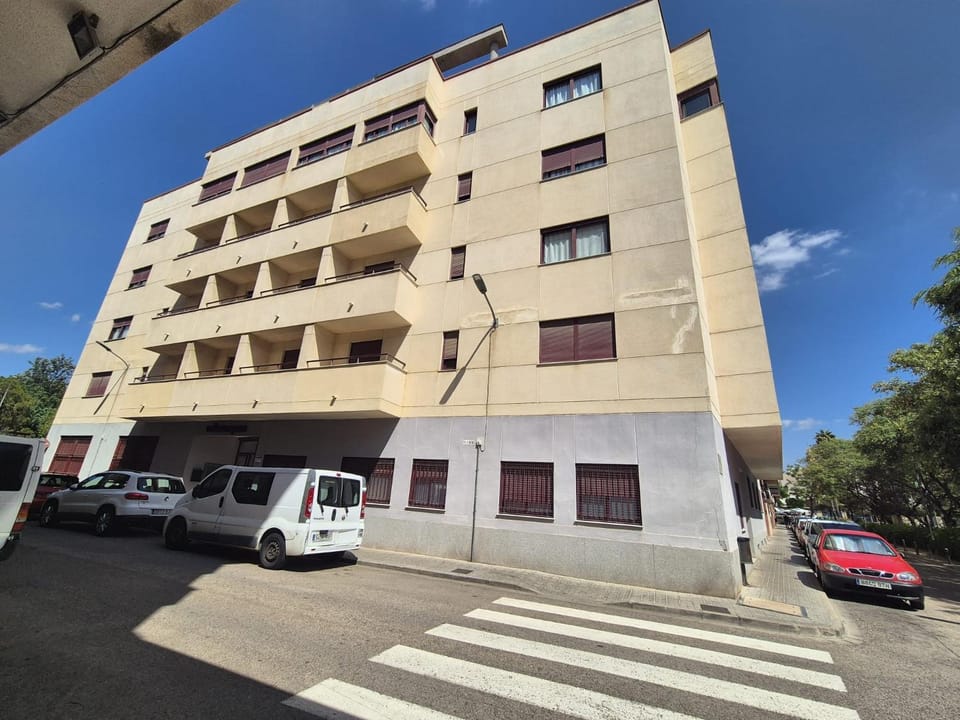 Property building, Street view, Location