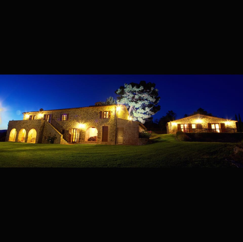 Tenuta Angelici Winery Casa Contea with pool and panoramic pool Cortona Villa in Umbria