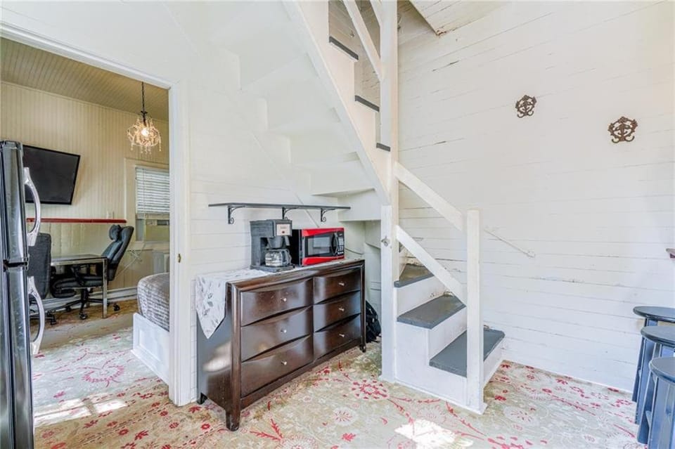 Walker Mansion on St Charles Ave - Unit 7 Apartment in Garden District