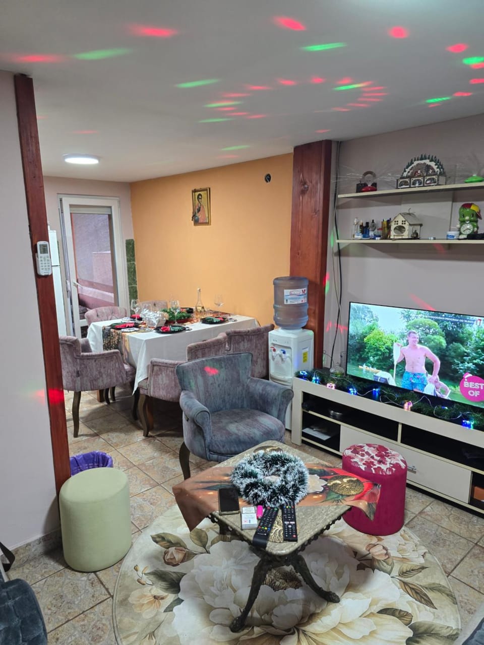 Communal lounge/ TV room, Kitchen or kitchenette, Dining area
