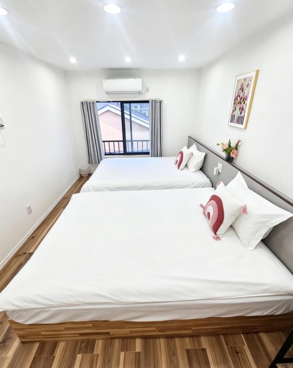 浅草花日美居 Asakusa Hanabi 303 Twin Bedroom 4 min walk to Senso-ji Temple Direct access to Narita Haneda Airport Host's listings are all at the same address Apartment in Japan