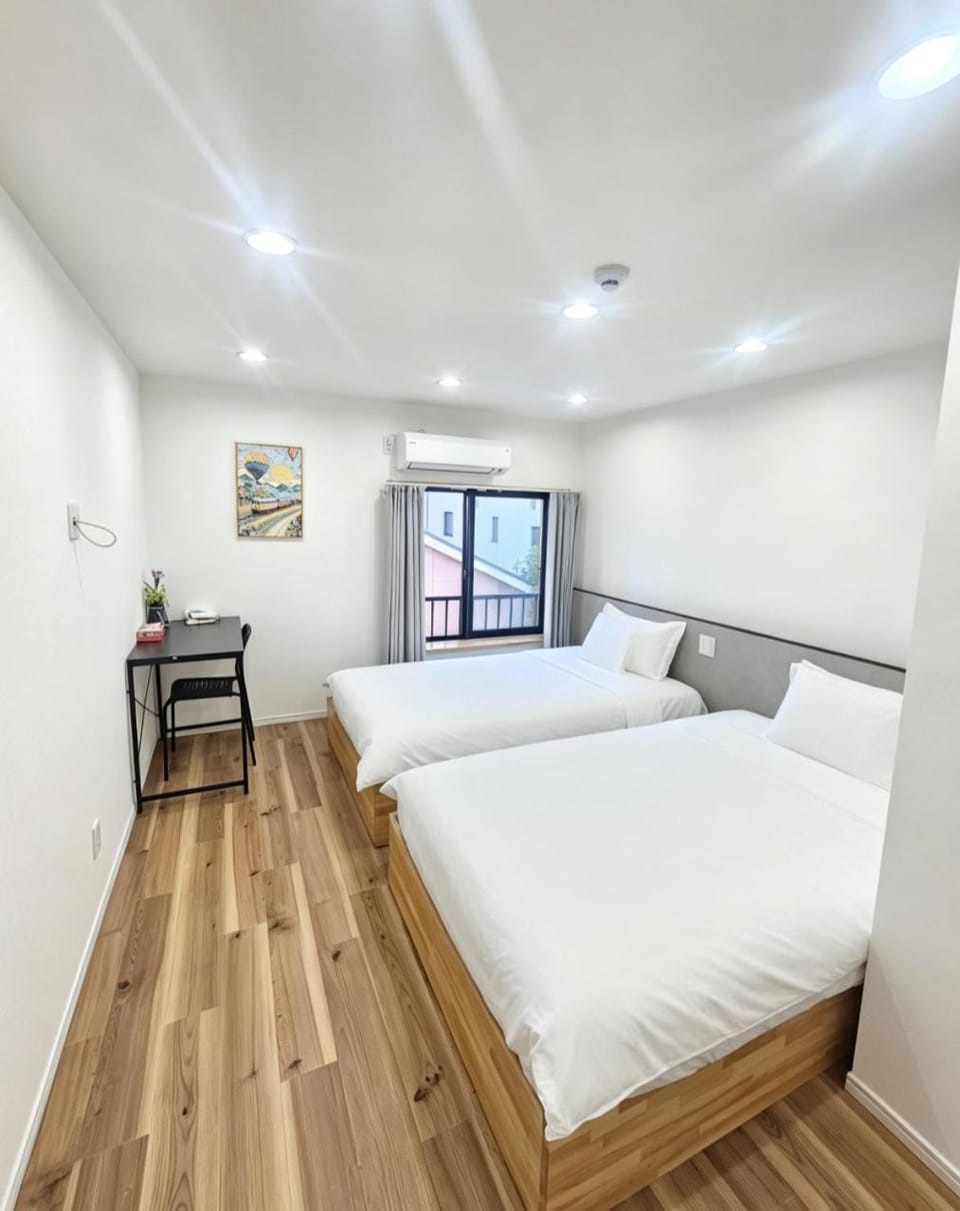 浅草花日美居 Asakusa Hanabi 303 Twin Bedroom 4 min walk to Senso-ji Temple Direct access to Narita Haneda Airport Host's listings are all at the same address Apartment in Japan