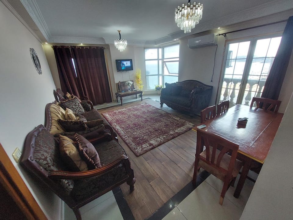 Living room, Photo of the whole room, Seating area, Dining area