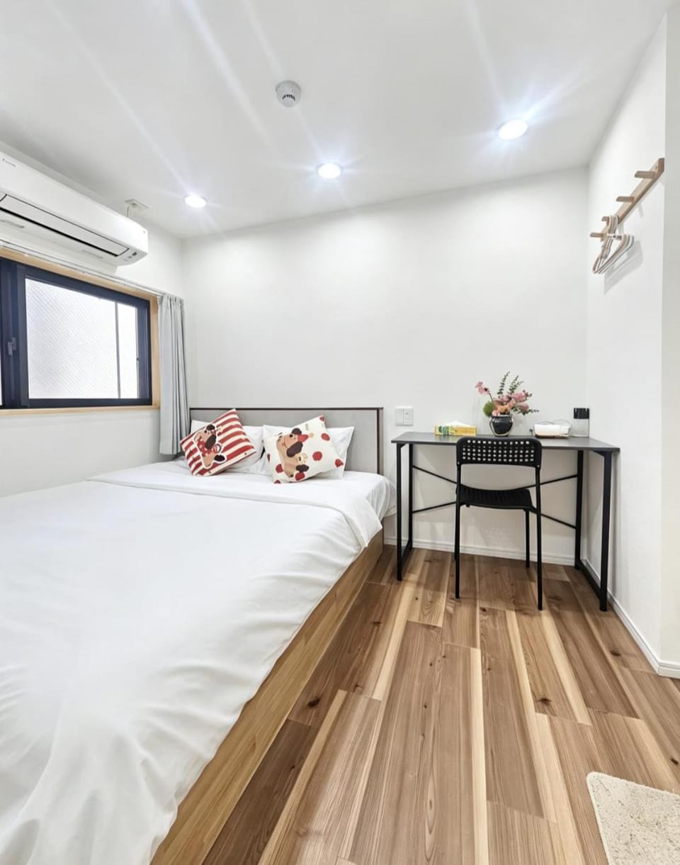 浅草花日美居 Asakusa Hanahi 305 Queen Bed Room, 4 min walk to Asakusa Temple, direct subway access to Narita and Haneda Airport Apartment in Japan