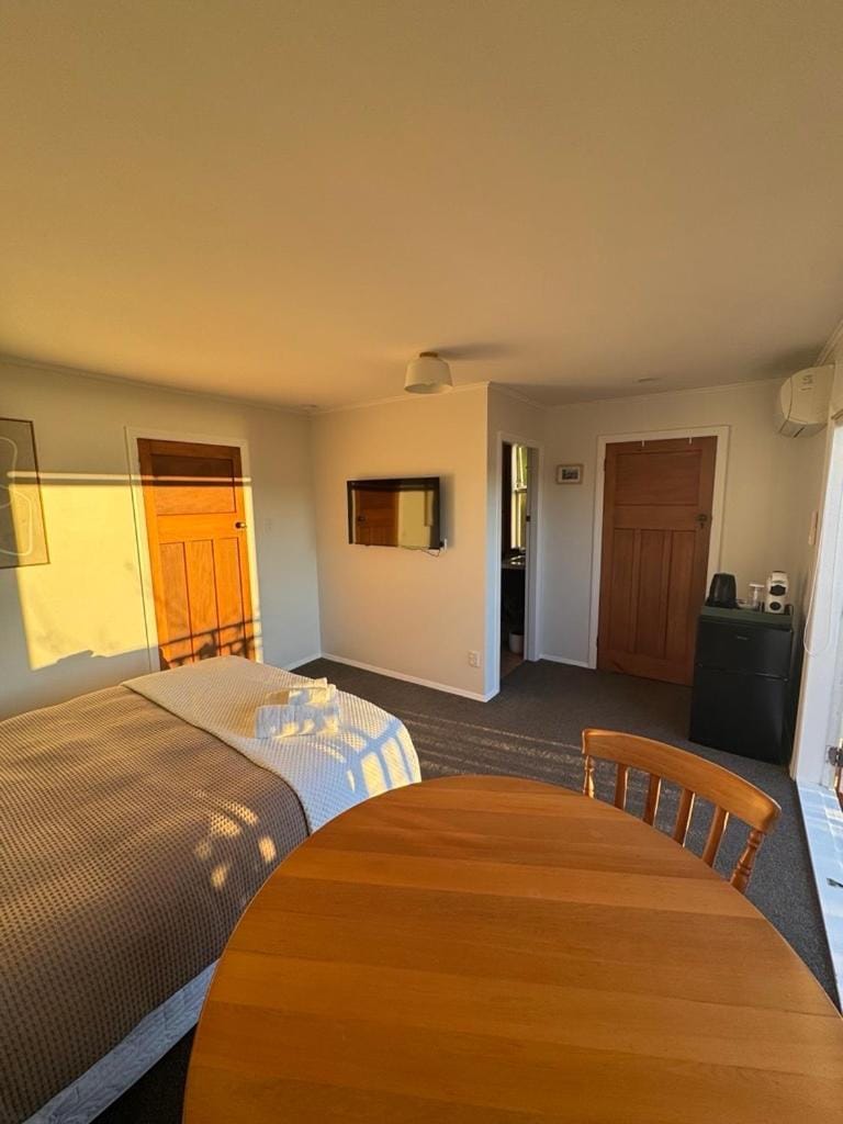Dining area, Bedroom