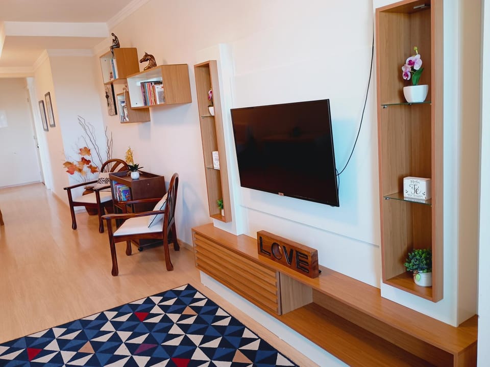 Communal lounge/ TV room, Library, TV and multimedia