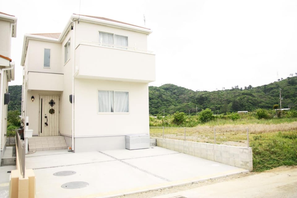 Property building, Day