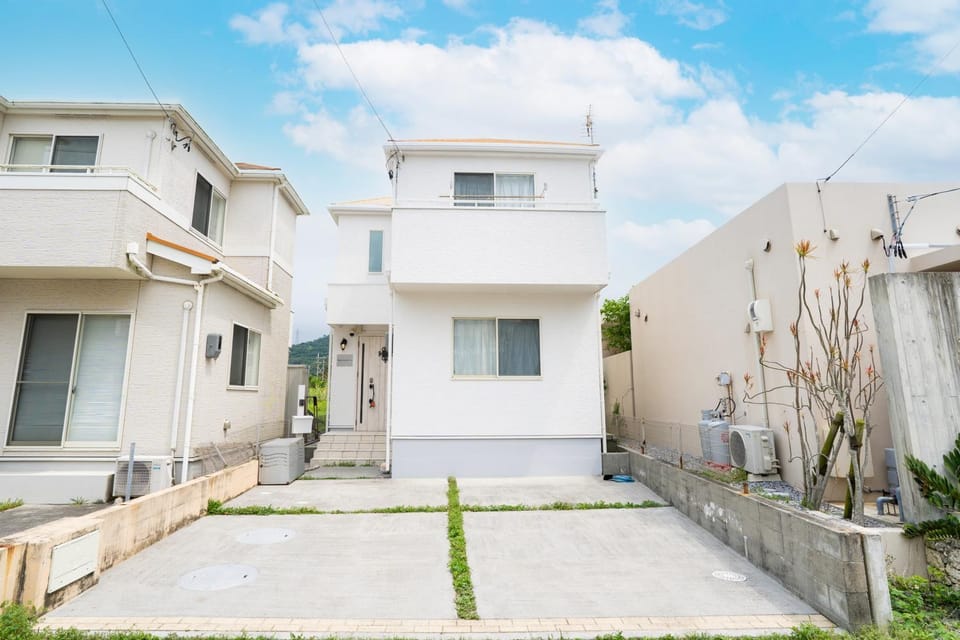 古宇利島まで車で10分の星降るやんばるテラス海まで徒歩3分のは1棟貸 Apartment in Okinawa Prefecture