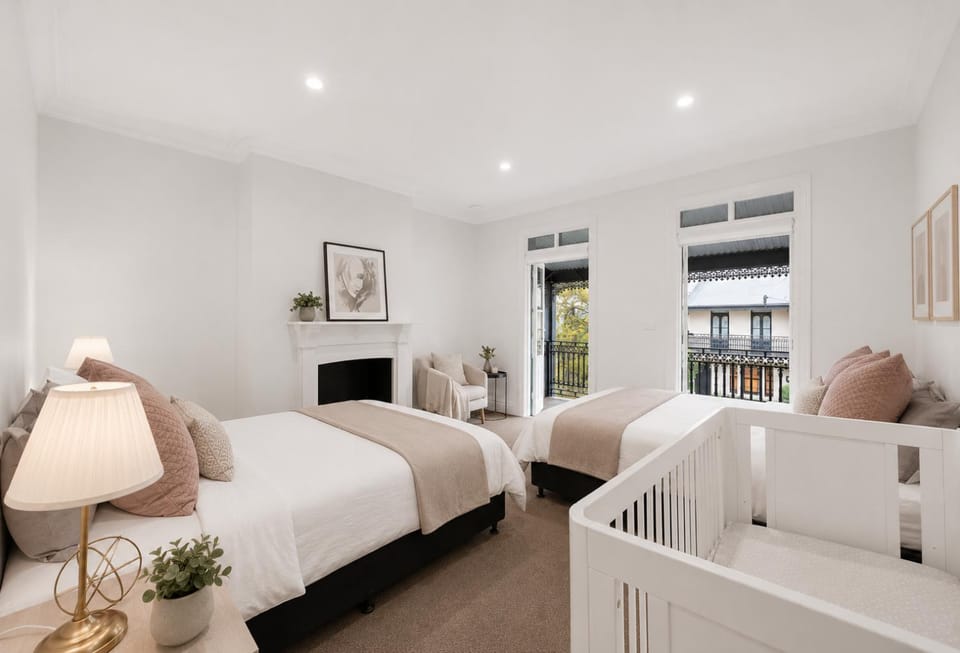 Darlinghurst Living 5 Beds Garage Parking House in Sydney