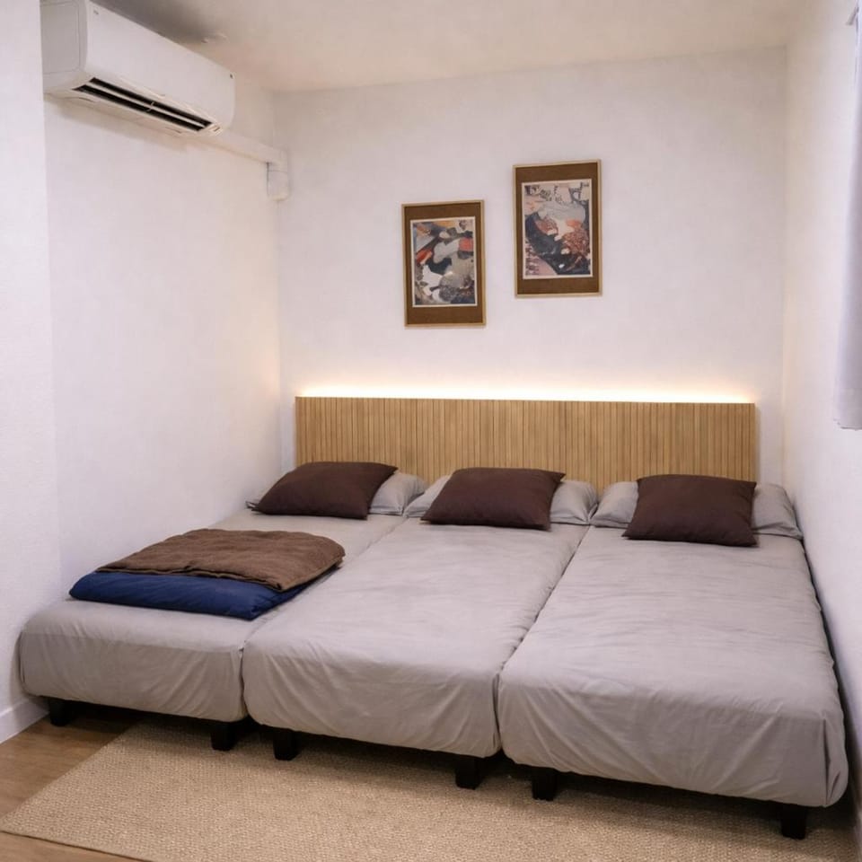 通天閣まで徒歩1分3ベッド Apartment in Osaka