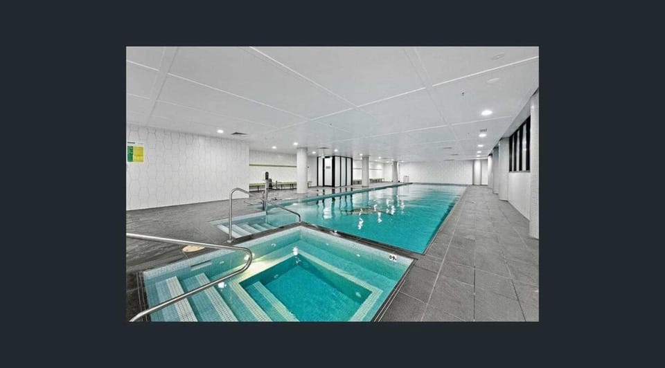 Hot Tub, Swimming pool