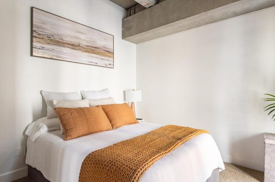 Casa Industiral Apartment in Sacramento