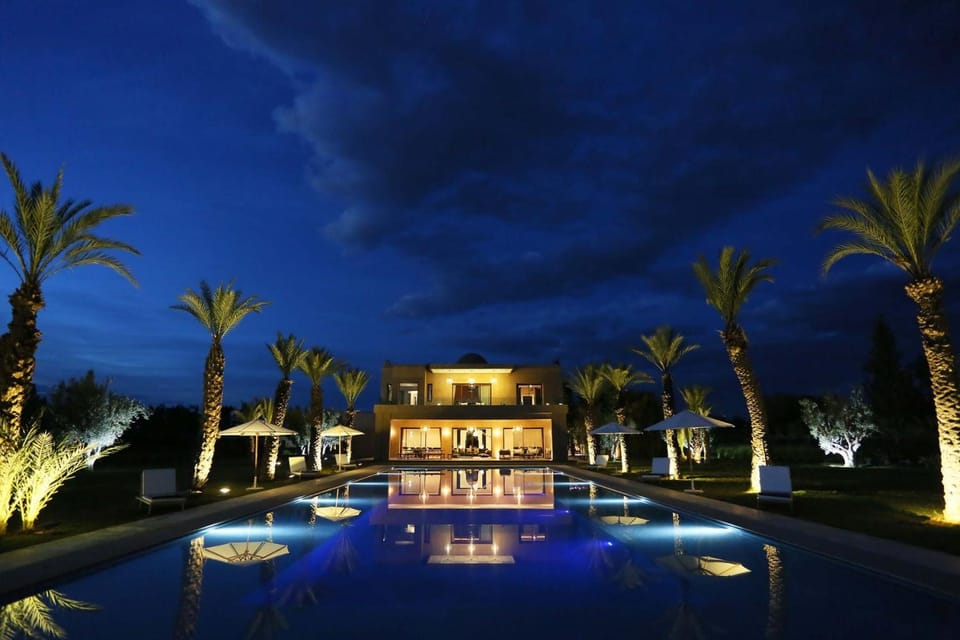 Property building, Facade/entrance, Swimming pool