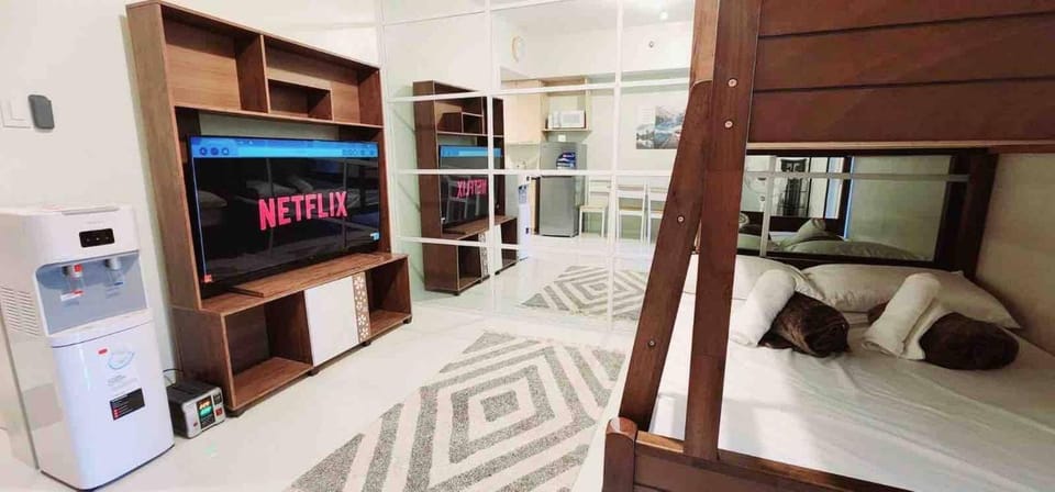 Communal lounge/ TV room, TV and multimedia