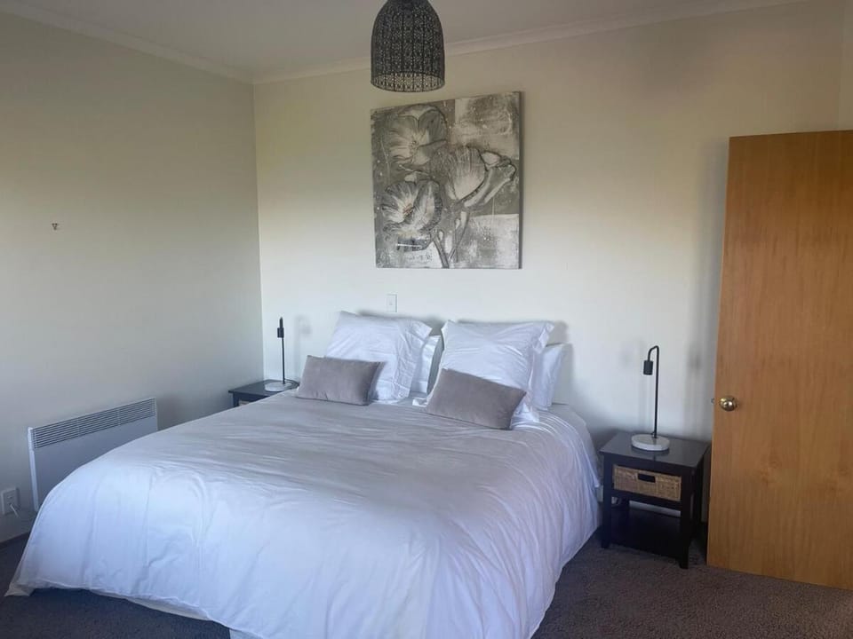Breath Taking Views of Lake Taupo Apartment in Taupo