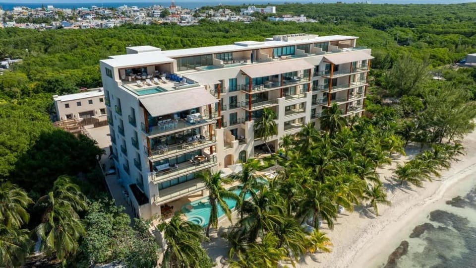Modern Apt with Private Roof Garden & Pool Apartment in Isla Mujeres