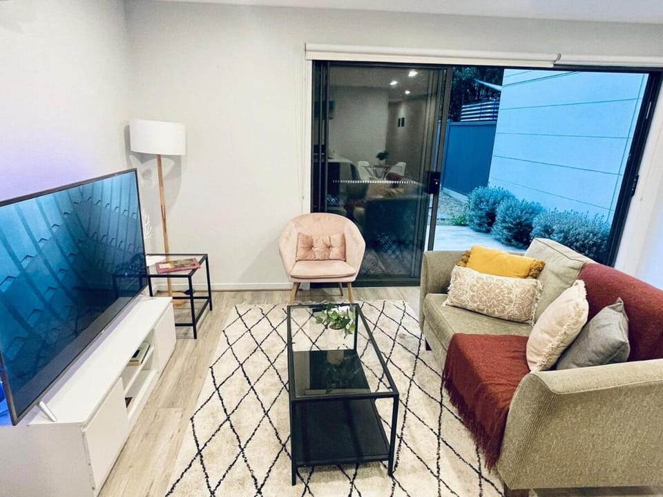 Calm Getaway Close to Airport House in Melbourne