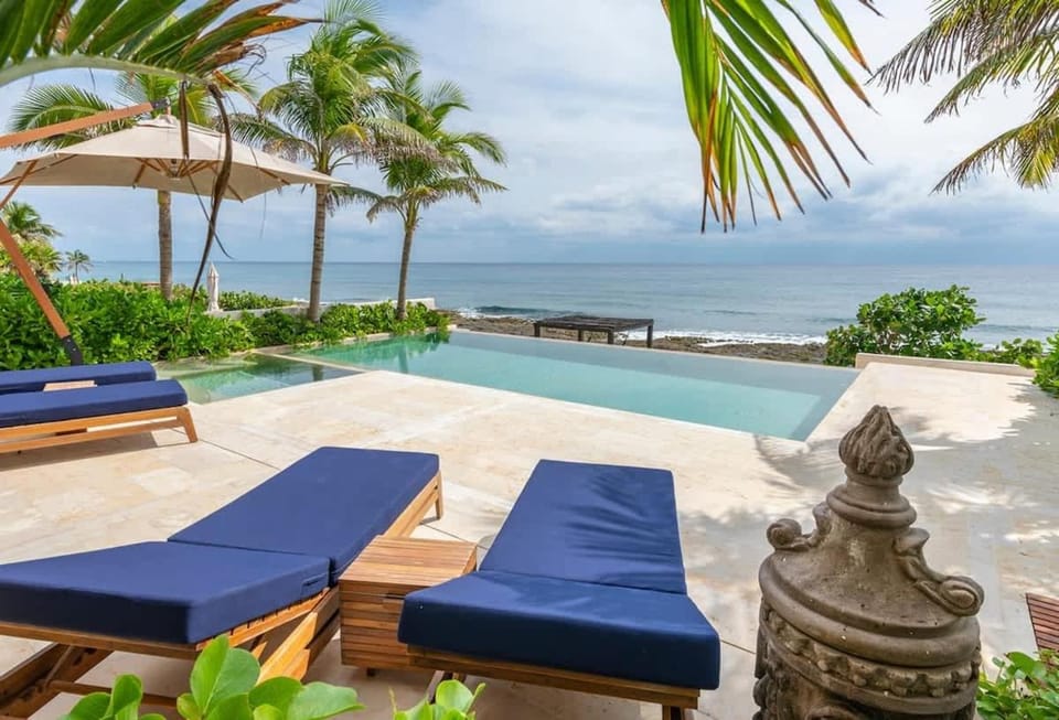 Villa Ohana - Luxe by the Sea Villa in State of Quintana Roo