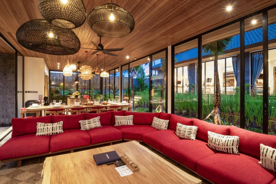 Living room, Seating area