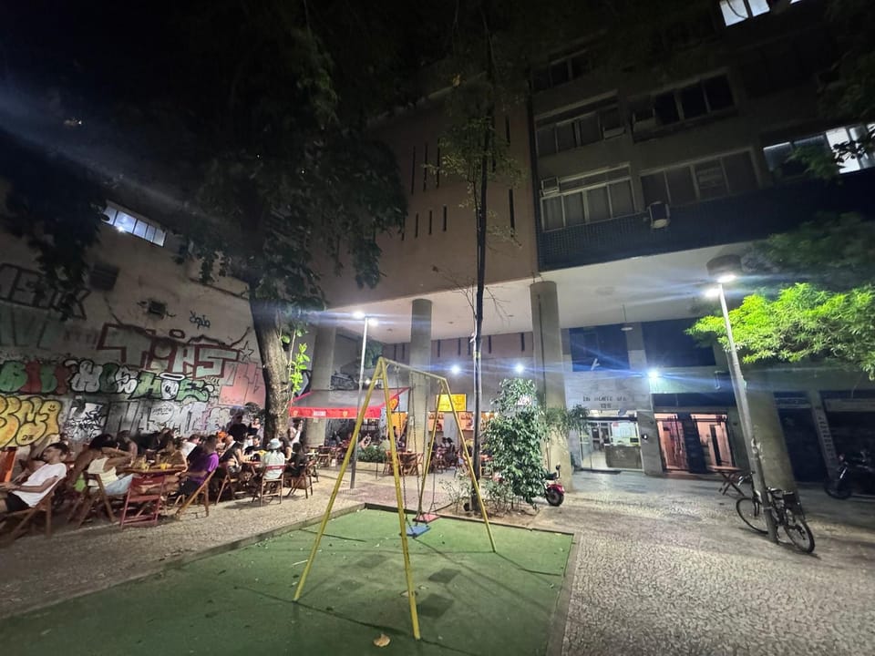 Apartamento a Passos do Metrô da Glória! Silêncio e Portaria 24h Apartment in Santa Teresa