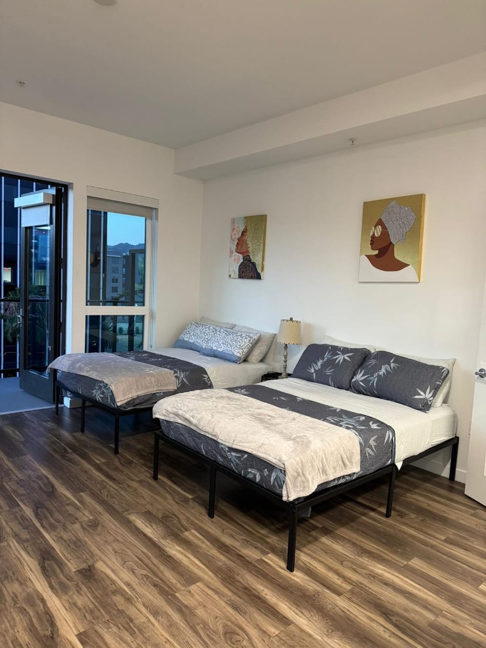 Vine & Sunset Loft Free Parking and WIFI Apartment in Hollywood