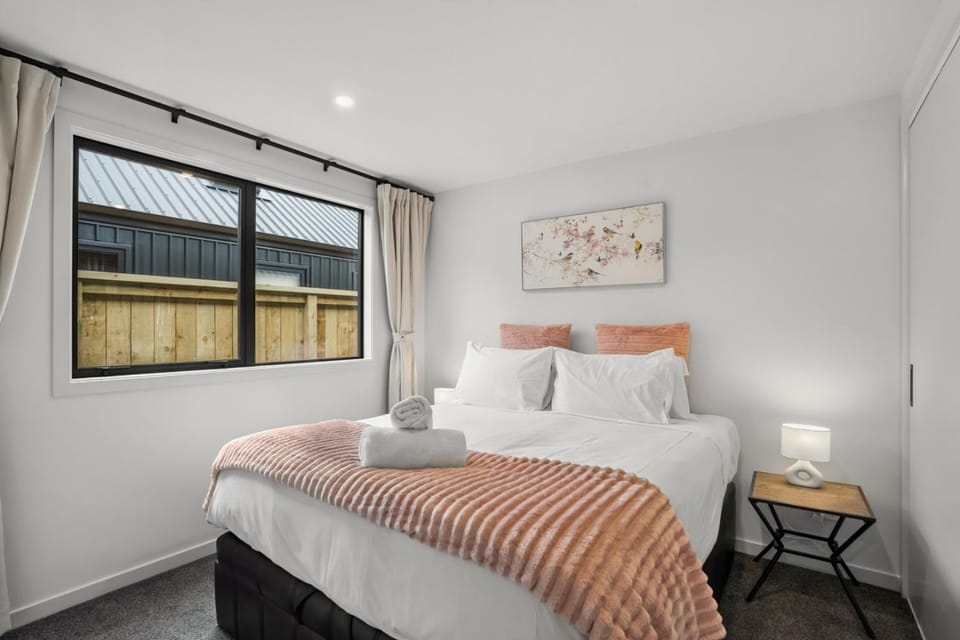 Mountain Escape by Remarkables 9 | 2-bedroom unit Apartment in Otago