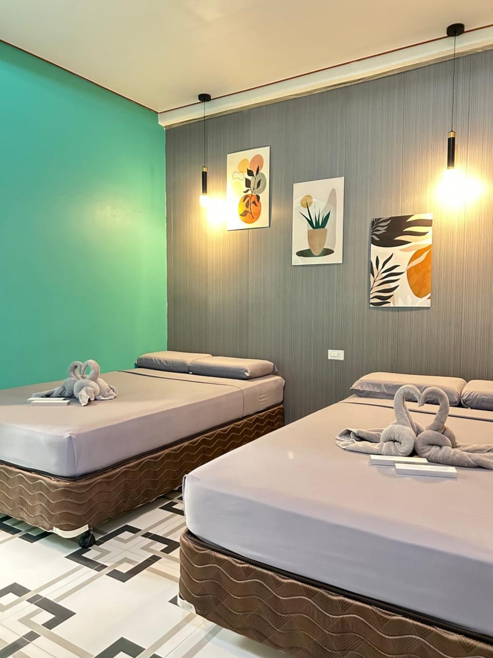 Photo of the whole room, Bedroom