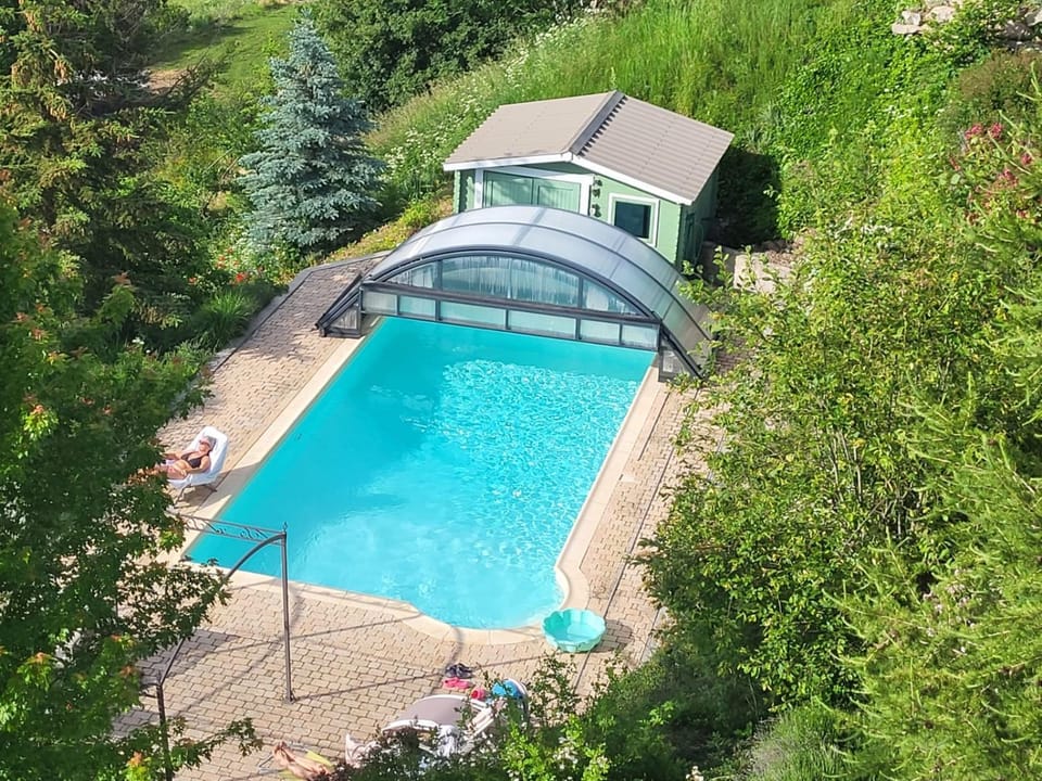 Swimming pool, Swimming pool