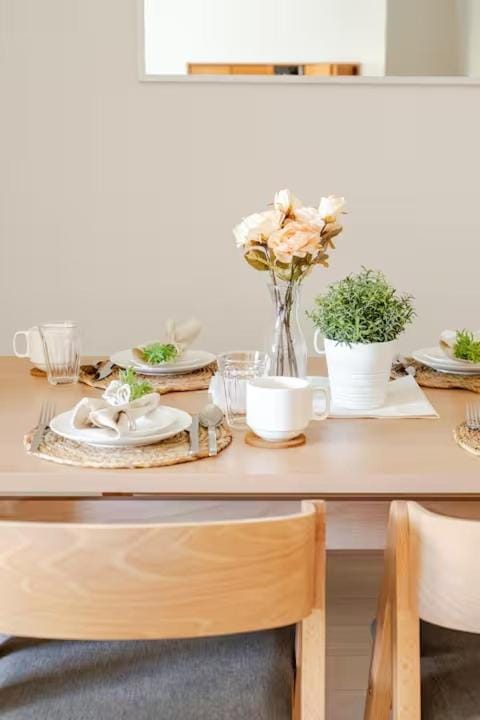 Food and drinks, Dining area, Food, Drinks