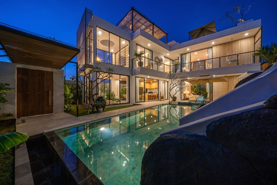 Villa Lumira - Breathtaking 4BR with Water Slide & Rice Field Views Villa in Kediri