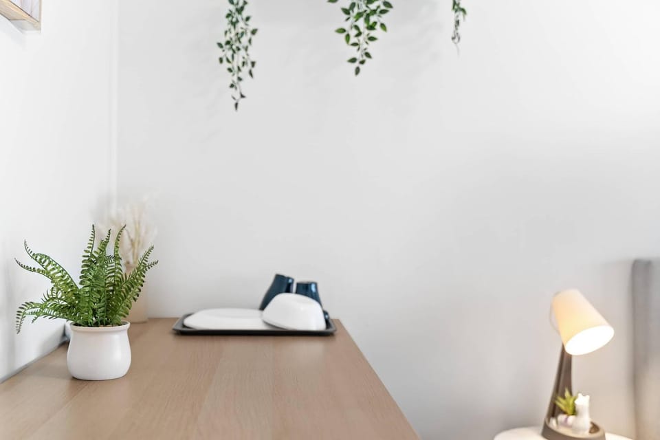 Double Room in Peakhurst - Centrally Located - Shared Bathroom Bed and Breakfast in Sydney