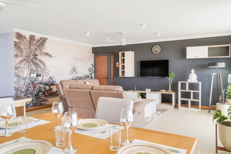 TV and multimedia, Living room, Dining area