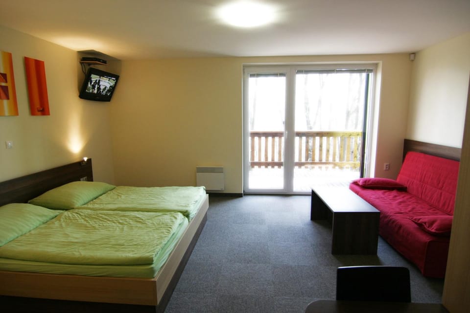 Photo of the whole room, Decorative detail