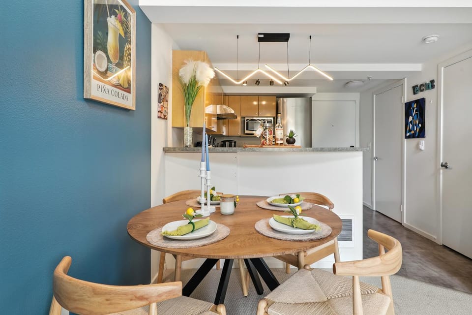Food and drinks, Dining area, Breakfast