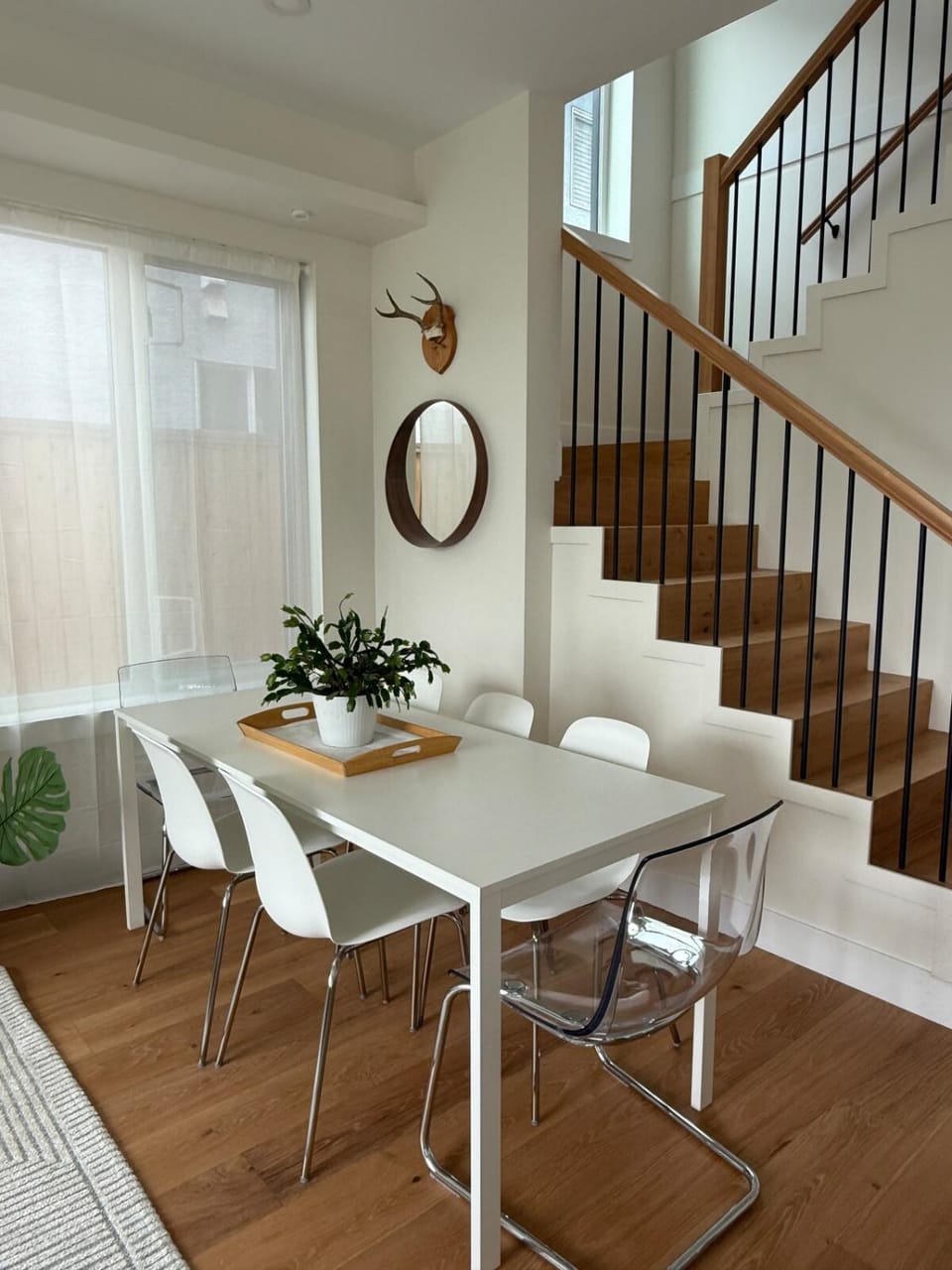 Seating area, Dining area
