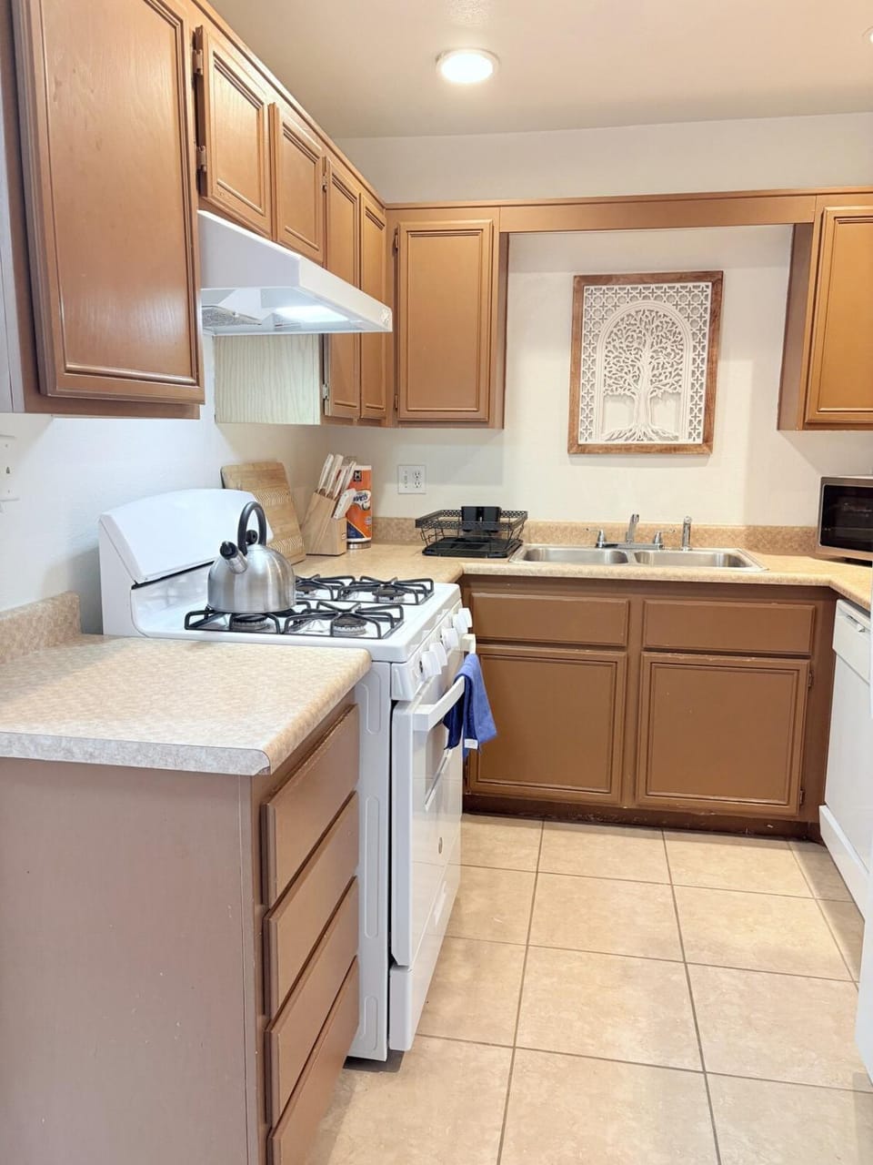 Stylish Renovated Home Near Strip, Stadium & Expo 35 Apartment in Spring Valley