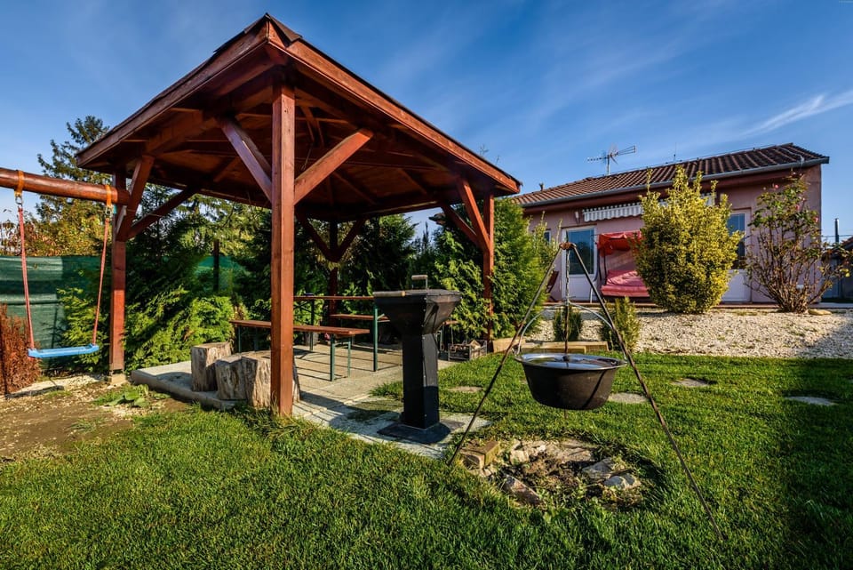 BBQ facilities, Garden