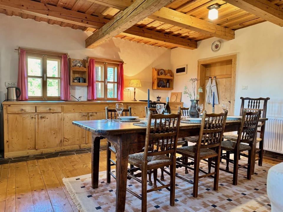 Dining area, kitchen
