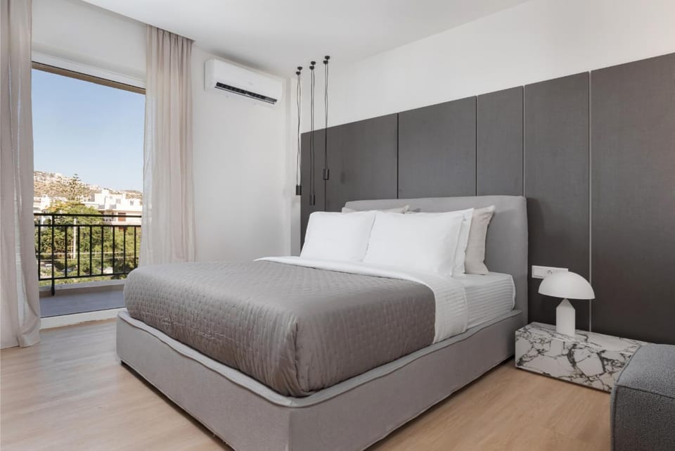 Bed, Photo of the whole room, Bedroom, air conditioner