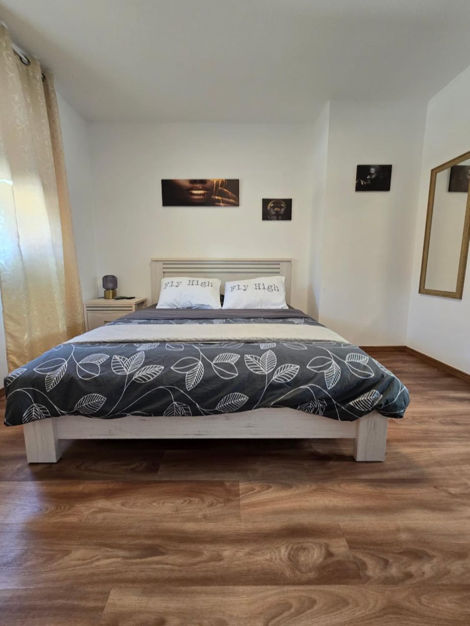 Queen Indulgent suites for couples Apartment in Haifa District