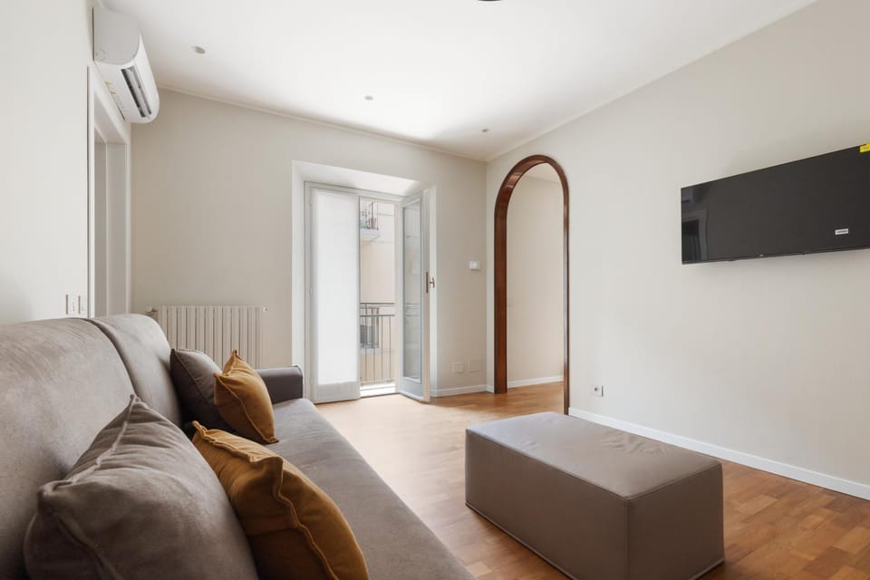 Communal lounge/ TV room, TV and multimedia, Living room, Seating area, Evening entertainment, internet, air conditioner