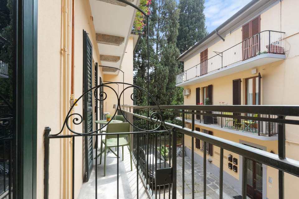 Property building, Day, View (from property/room), Balcony/Terrace