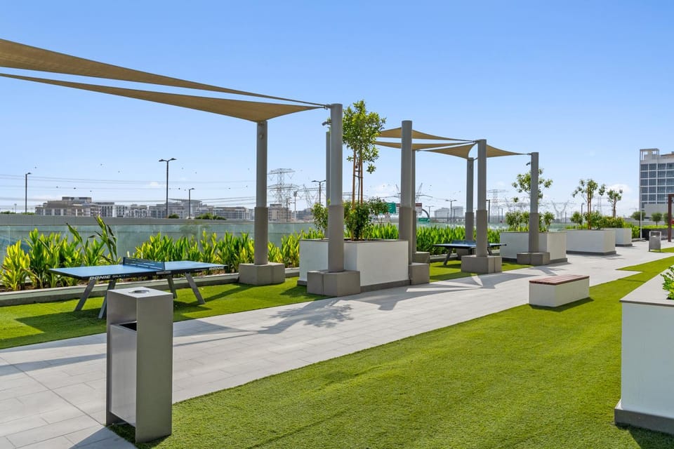 Day, Garden view