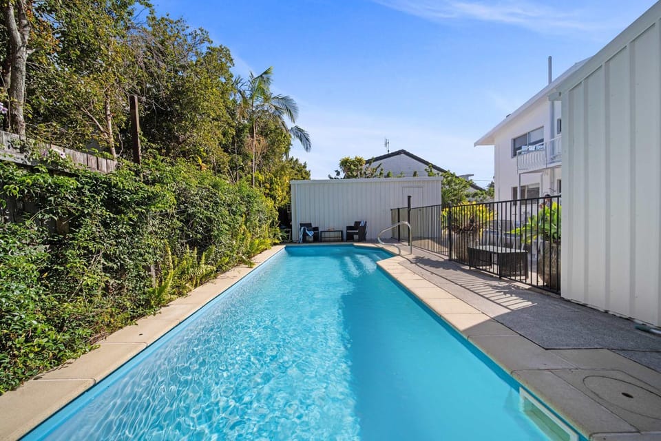 Property building, Pool view, Swimming pool, sunbed