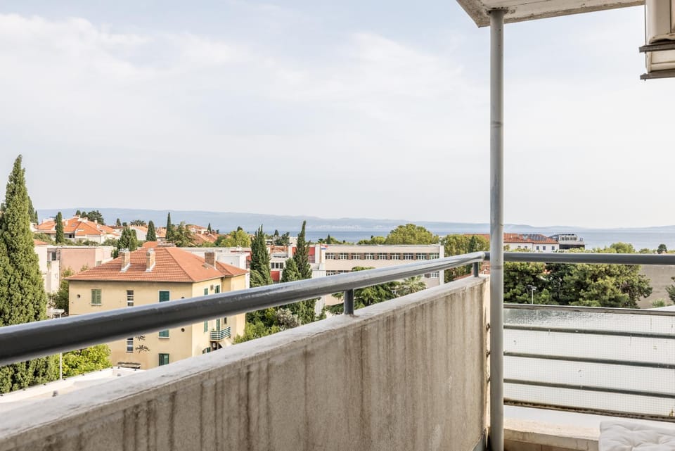 Natural landscape, View (from property/room), Balcony/Terrace, City view, Sea view
